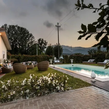 Tuscan With Pool Near Lucca