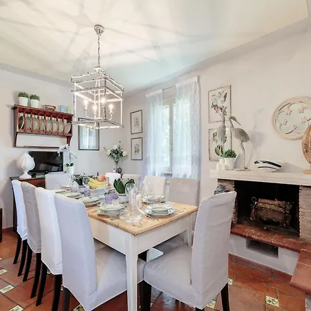 Villa Tuscan With Pool Near Lucca