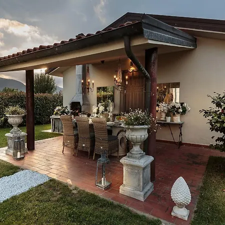 Villa Tuscan With Pool Near Lucca